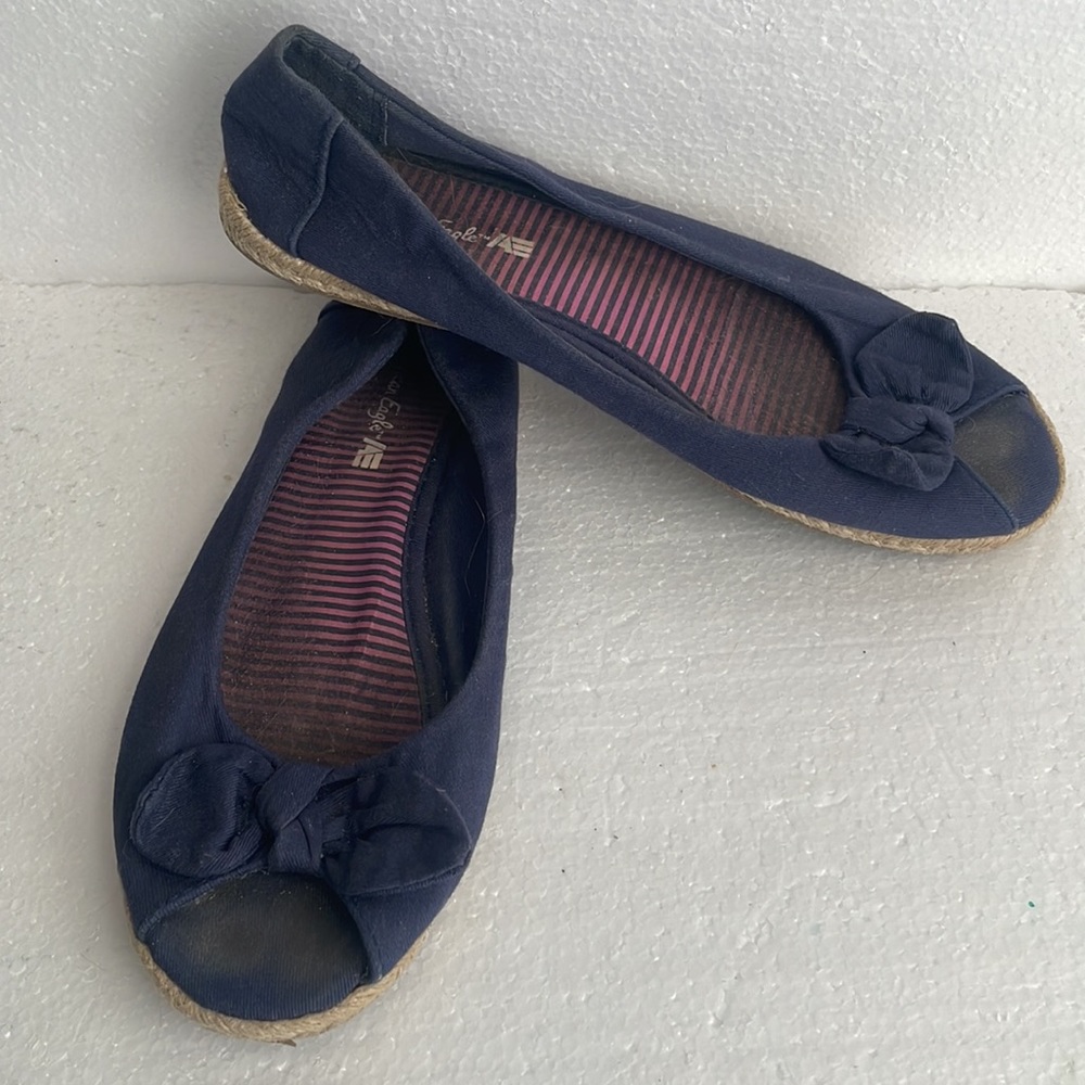American Eagle flats open toe slip on navy blue fabric bows women size 8